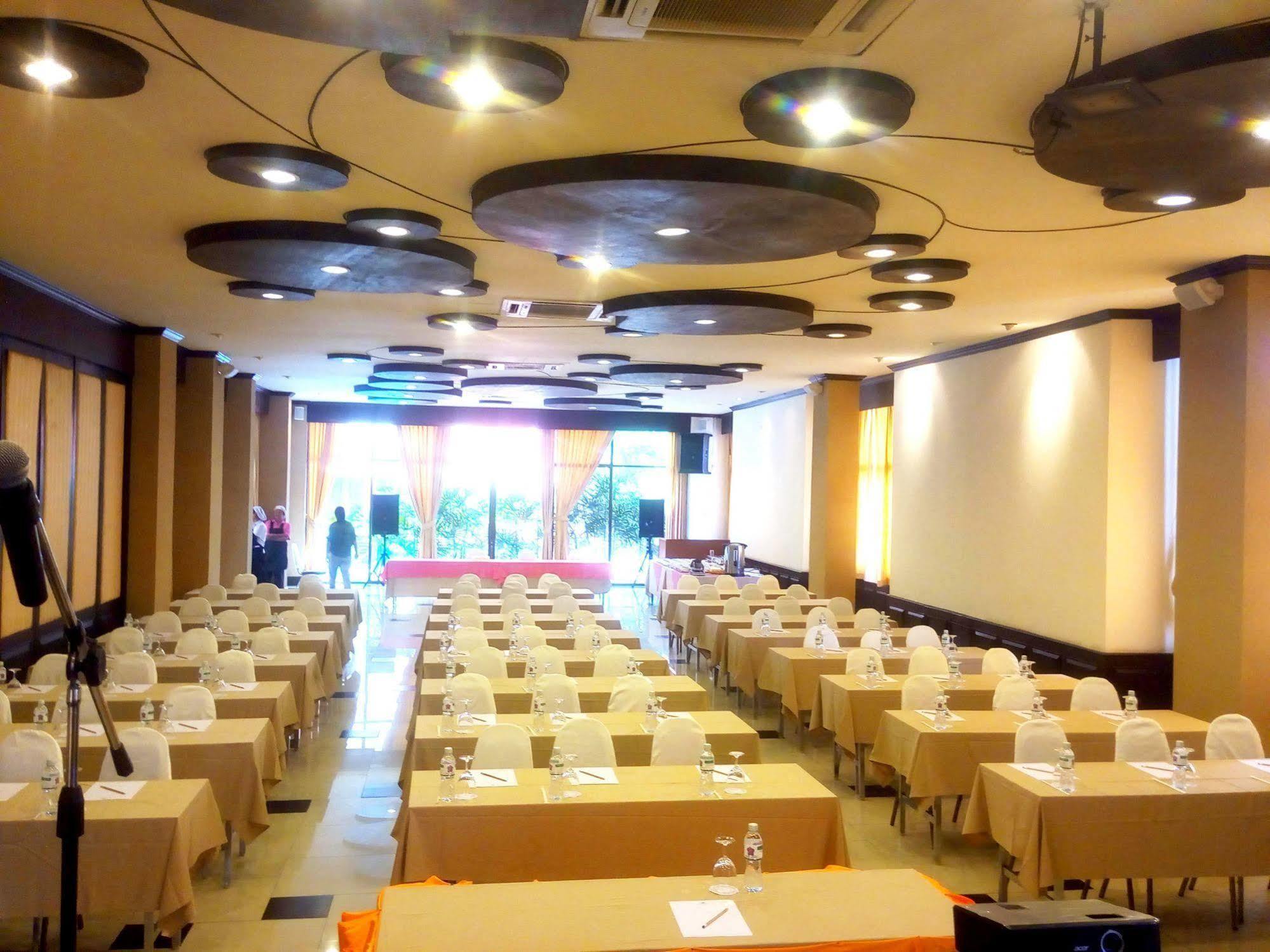 Phuphaya Resort Pattaja Kültér fotó